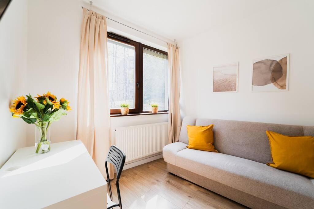City Center - 3 Rooms - New Building - Private Parking Place - Garage Wrocław Zewnętrze zdjęcie