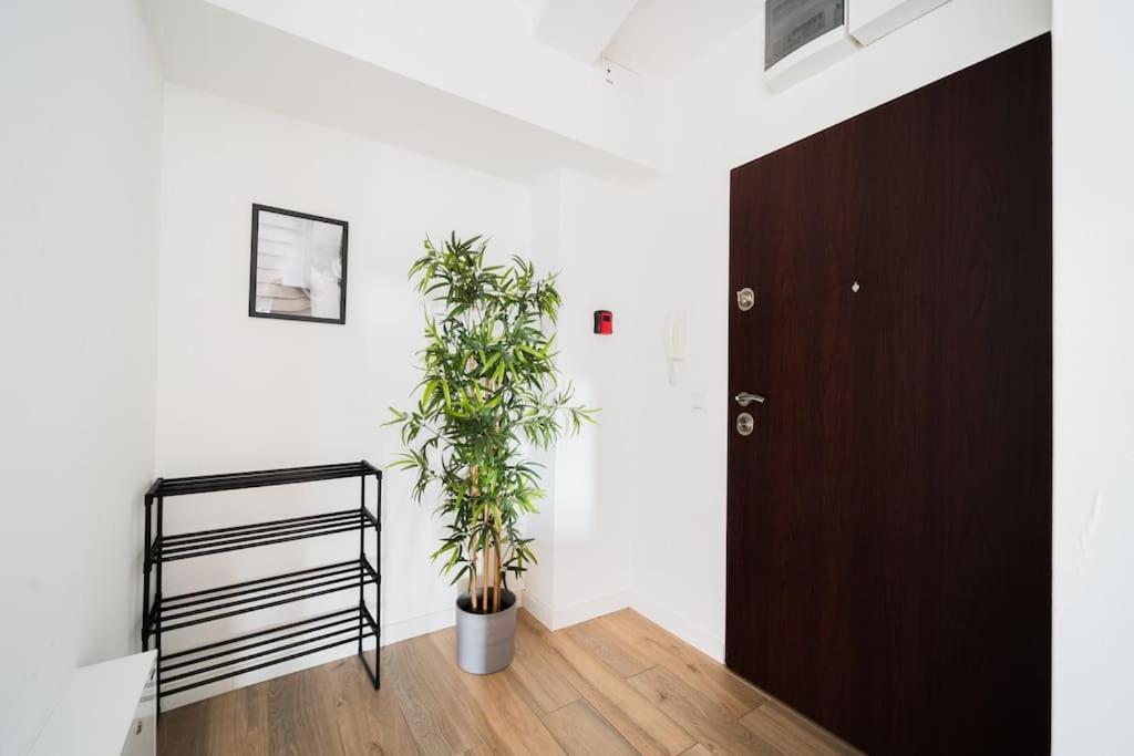 City Center - 3 Rooms - New Building - Private Parking Place - Garage Wrocław Zewnętrze zdjęcie